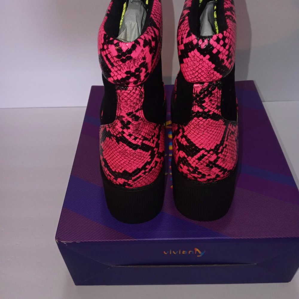 Ankle Boots - Picture 7 of 9